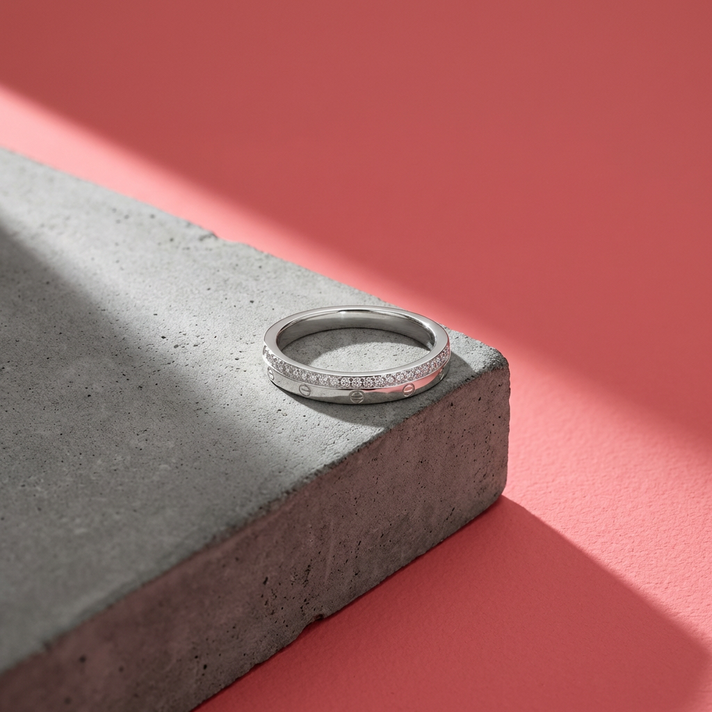 Anillo Medio Sin Fin de Zirconias con Detalles de Estilo - Plata 925